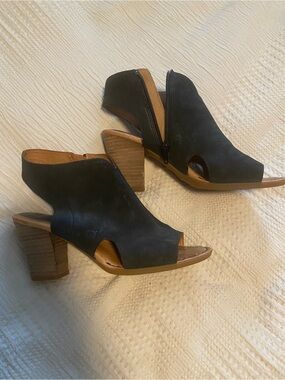 Born Black Suede Peep-Toe stacked brown block heels